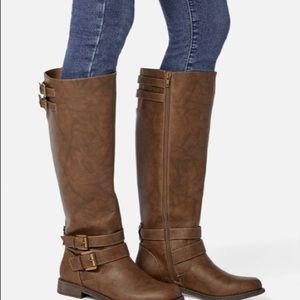 Hally Buckle Boot size 8, brown. NEVER BEEN WORN